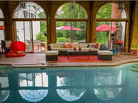 Private Swimming Pool For Rent .